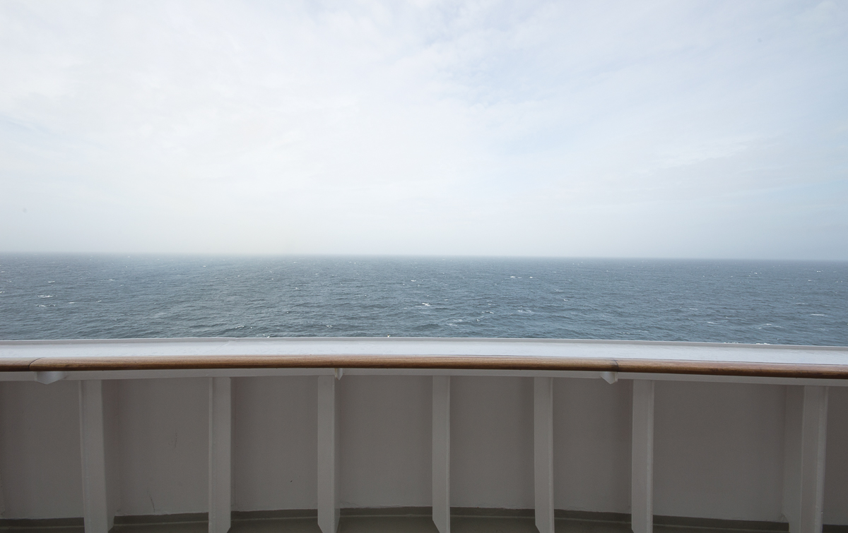 observation-deck-queen-mary-2