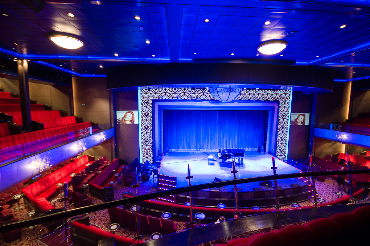 royal-court-theatre-queen-mary-2